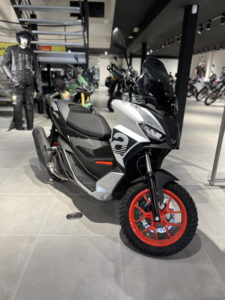 APRILIA SR GT 125 SPORT