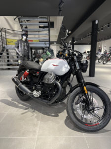 MOTO GUZZI V7 STONE